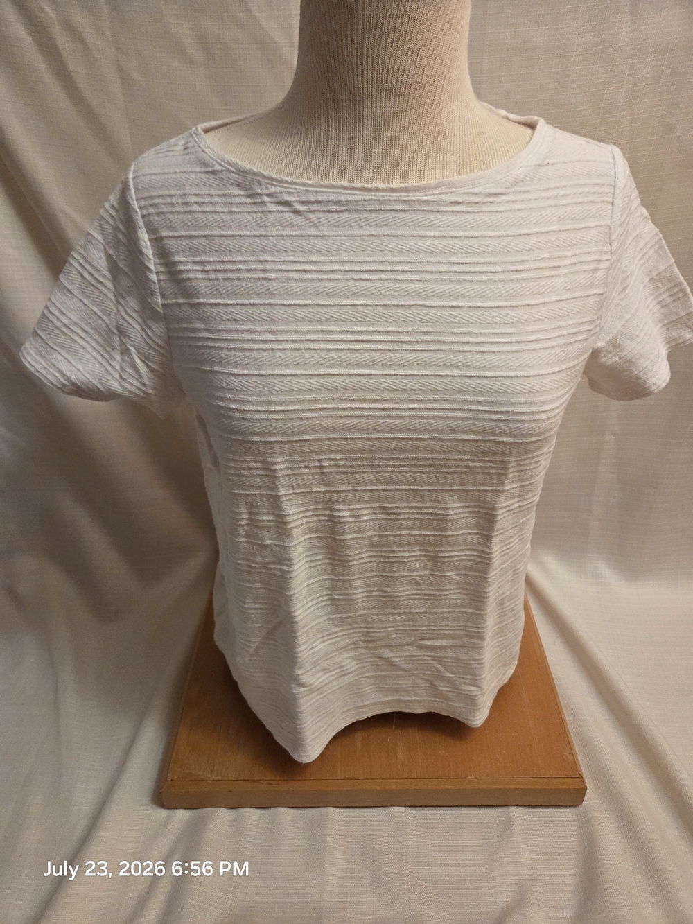 Crew Neck Textured Short Sleeve Tee - White